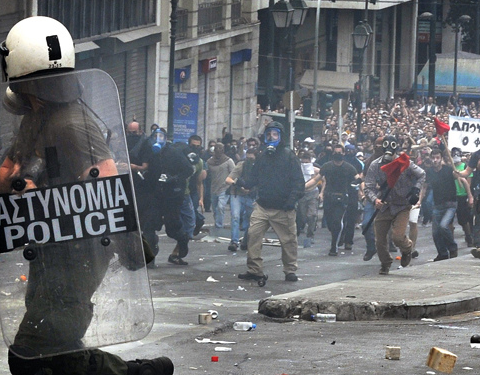 Insurers can weather 'Grexit' - Fitch