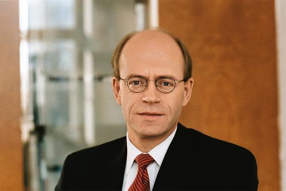 Munich Re targets lower profit for 2016